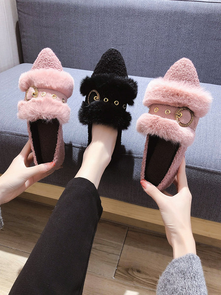 Női alkalmi cipő hegyes modell lefelé és lapos talppal