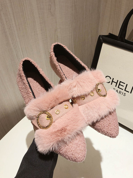 Női alkalmi cipő hegyes modell lefelé és lapos talppal