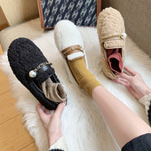 Fém elemes női pehelycipő