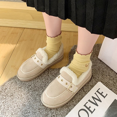 Alkalmi női cipő meleg béléssel és lapos talppal