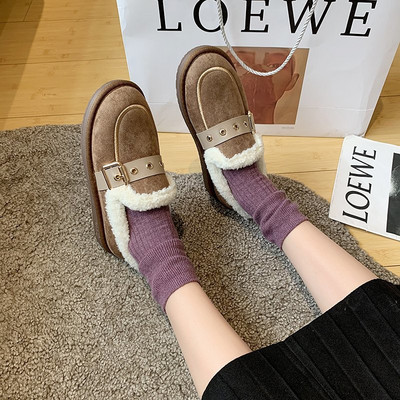 Alkalmi női cipő meleg béléssel és lapos talppal