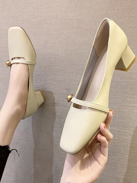 Női alkalmi cipő pánttal és szögletes sarokkal