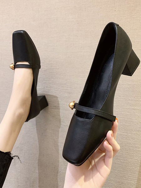 Női alkalmi cipő pánttal és szögletes sarokkal