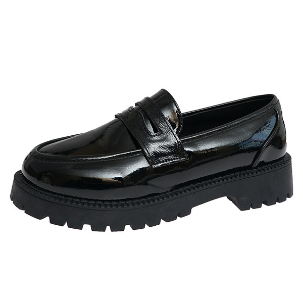 Ikdienas sieviešu apavi no mākslīgās ādas ar plakanu zoli