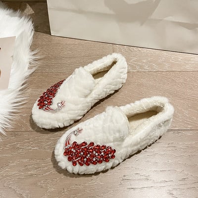 Női plüss cipő színes kövekkel