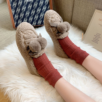 Modern női pehelycipő szalaggal