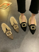 Izoštrene ženske karirane casual cipele s perom