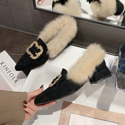 Izoštrene ženske karirane casual cipele s perom