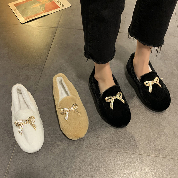 Lapos talpú női pehelycipő