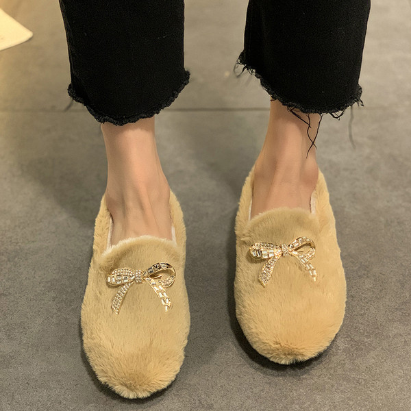 Lapos talpú női pehelycipő