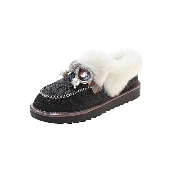 Fényes női cipő fűzővel