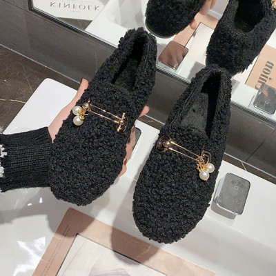 Γυναικεία παπούτσια με επίπεδη σόλα και πέρλες