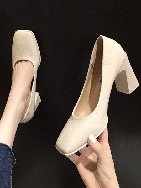 Női alkalmi cipő eko bőrből, szögletes sarokkal