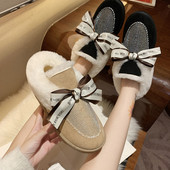 Alkalmi női cipő kövekkel és szalaggal