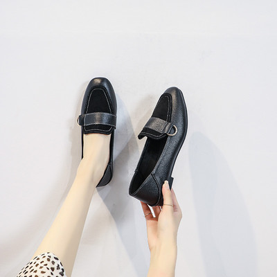 Lapos talpú női alkalmi cipő - műbőr