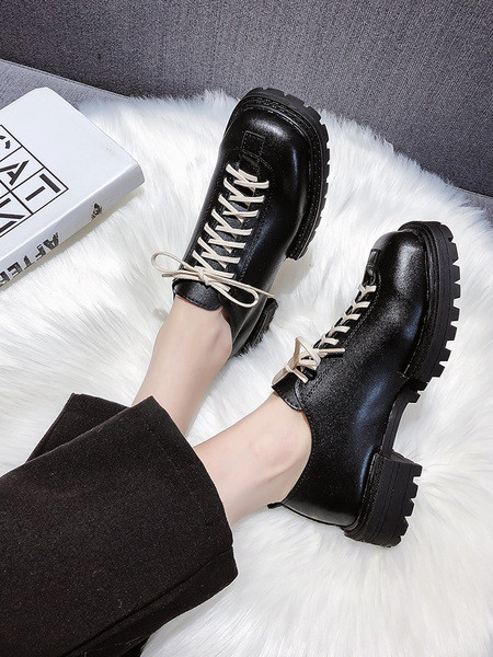 Fekete bőr cipő fűzős télre