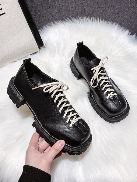 Fekete bőr cipő fűzős télre