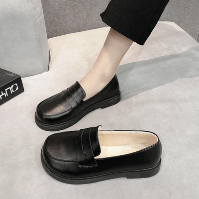 Γυναικεία έκο δερμάτινα παπούτσια με ζεστή επένδυση και επίπεδη σόλα