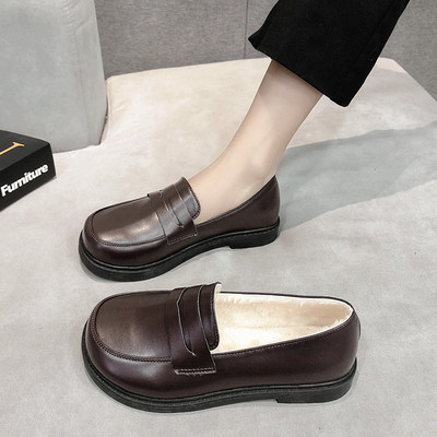 Γυναικεία έκο δερμάτινα παπούτσια με ζεστή επένδυση και επίπεδη σόλα