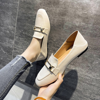 Alkalmi női bőrcipő - lapos talppal