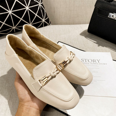 Alkalmi női bőrcipő - lapos talppal