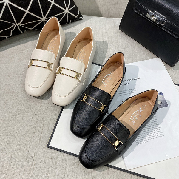 Alkalmi női bőrcipő - lapos talppal