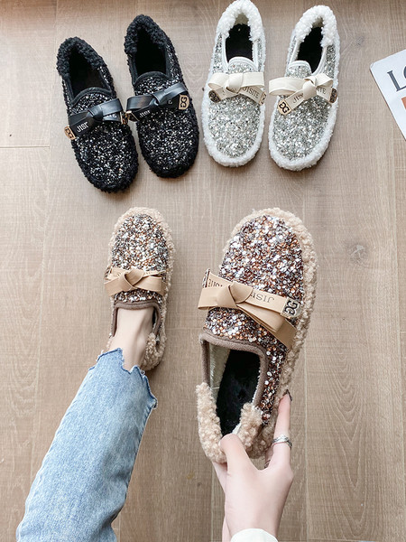 Pantofi moderni de dama cu efect stralucitor si panglica