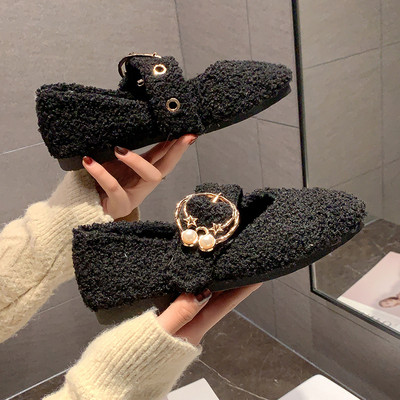 Női alkalmi cipő csattal