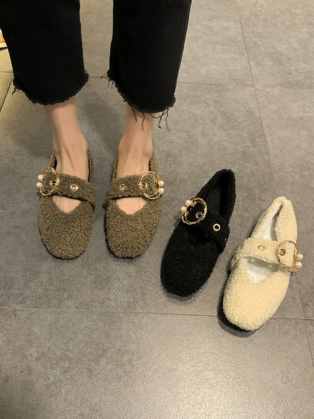 Női alkalmi cipő csattal