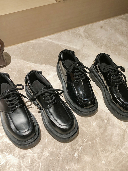 Crne ženske casual cipele od umjetne kože sa vezicama