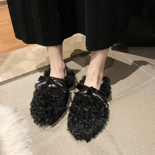 Modern női cipő fűzővel és pehellyel