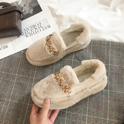 Γυναικεία παπούτσια με επίπεδη σόλα και διακοσμιτικές πέτρες