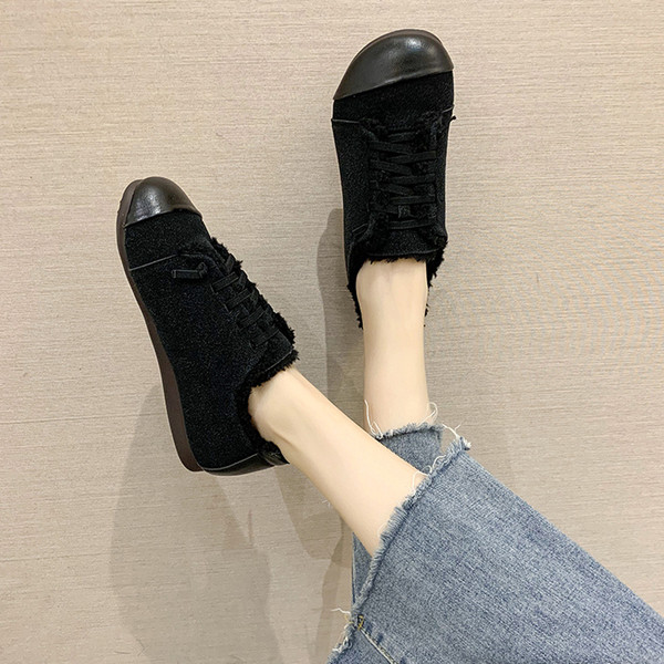 Új fűzős és pehelyes női cipőmodell