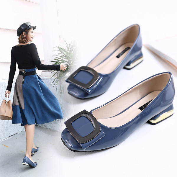 Modern női lakkcipő négyszögletes sarkú - két modell