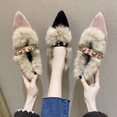 Stílusos női cipő pehely és fém elemekkel