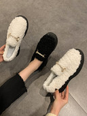 Ženske casual cipele s ravnim potplatom i metalnim elementom