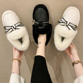 Öko bőrből készült női cipő pehellyel és fűzővel