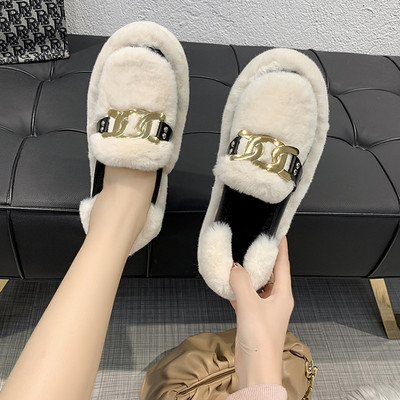 Női pehelycipő csattal