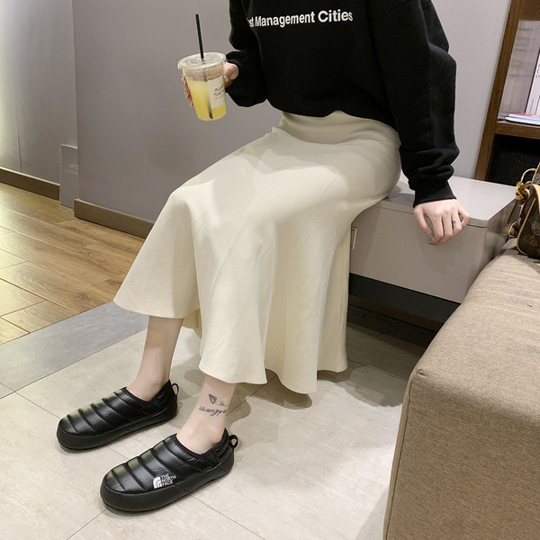 Aktuális lapos talpú női cipők