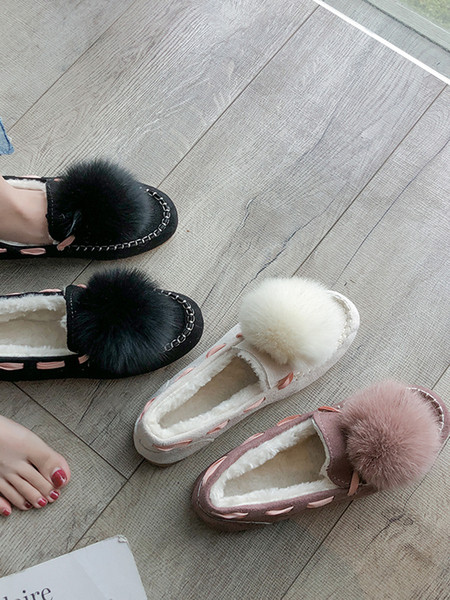 Modern női cipő lapos talppal és pehellyel