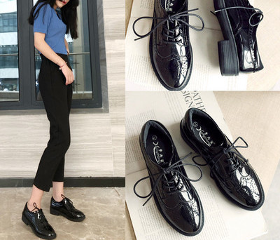 Fekete fűzős női bőrcipő új modellje