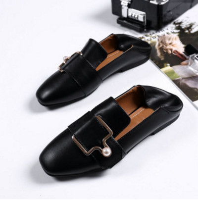 Alkalmi női cipő - csattal és lapos talppal