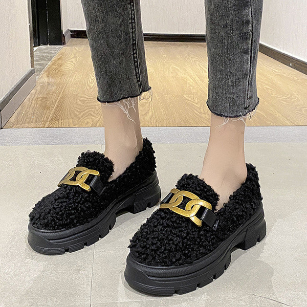 Női alkalmi fekete cipő fém csattal