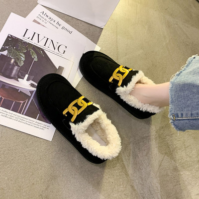 Aktuális női cipő fém csattal és pehellyel