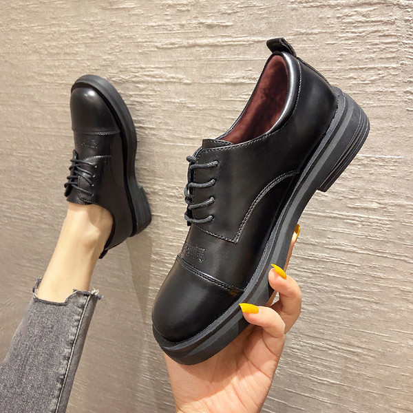 Eko bőrből készült alkalmi női cipő fekete színben