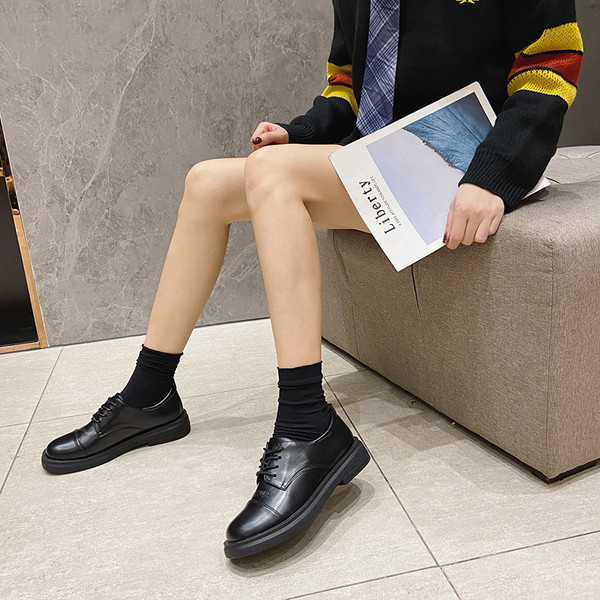 Eko bőrből készült alkalmi női cipő fekete színben