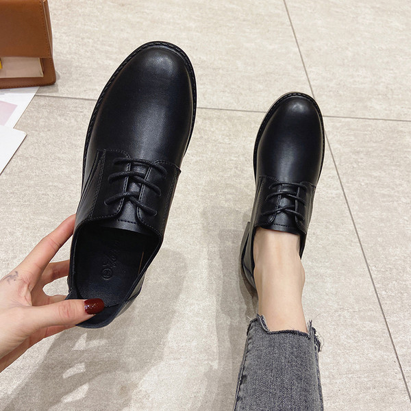 Női cipők új modellje ökobőrből - fekete színű