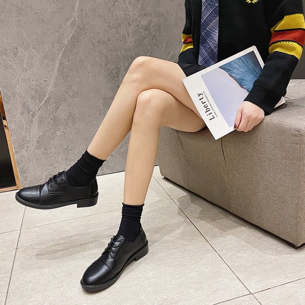 Női alkalmi cipő fekete - műbőr színben