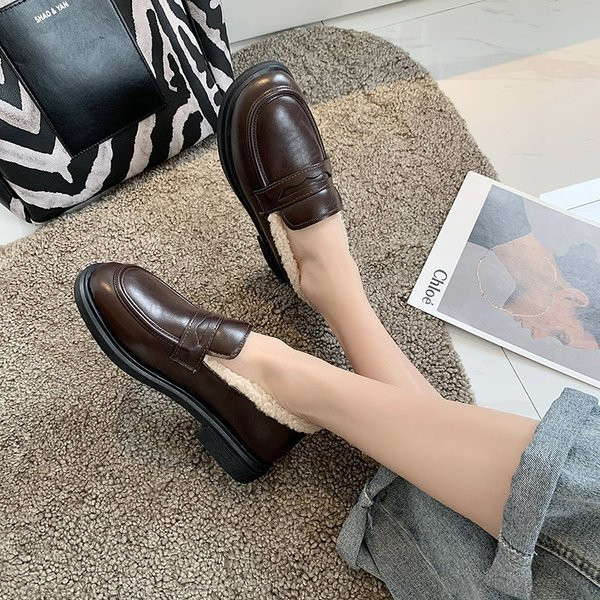 Ženske kožne cipele s toplom postavom u smeđoj i crnoj boji