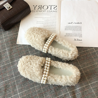 Μοντέρνα γυναικεία βελούδινα παπούτσια με πέρλες